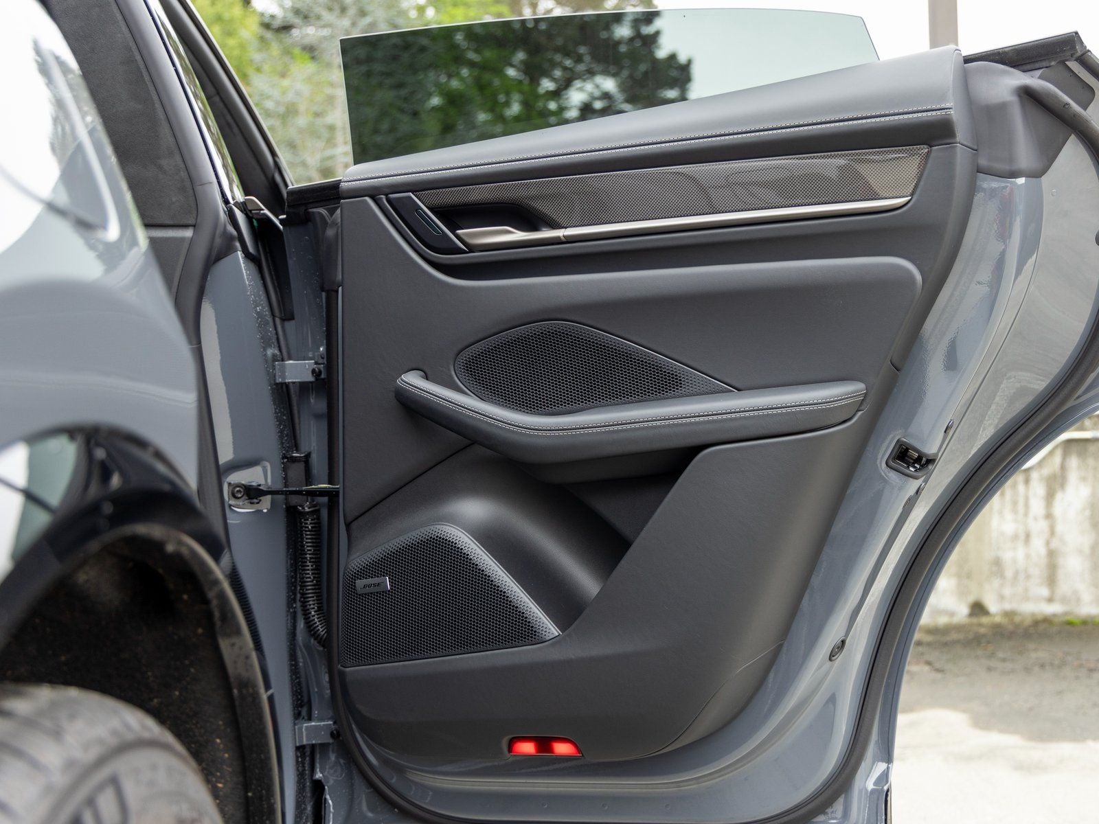 2025 Porsche Macan Macan Turbo Electric