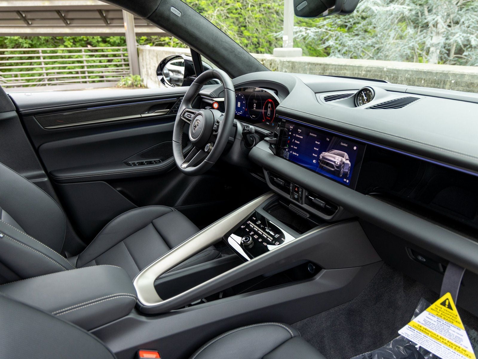 2025 Porsche Macan Macan Turbo Electric