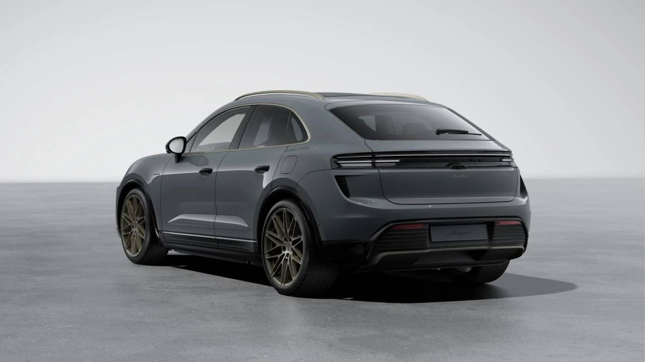 2025 Porsche Macan Macan Turbo Electric