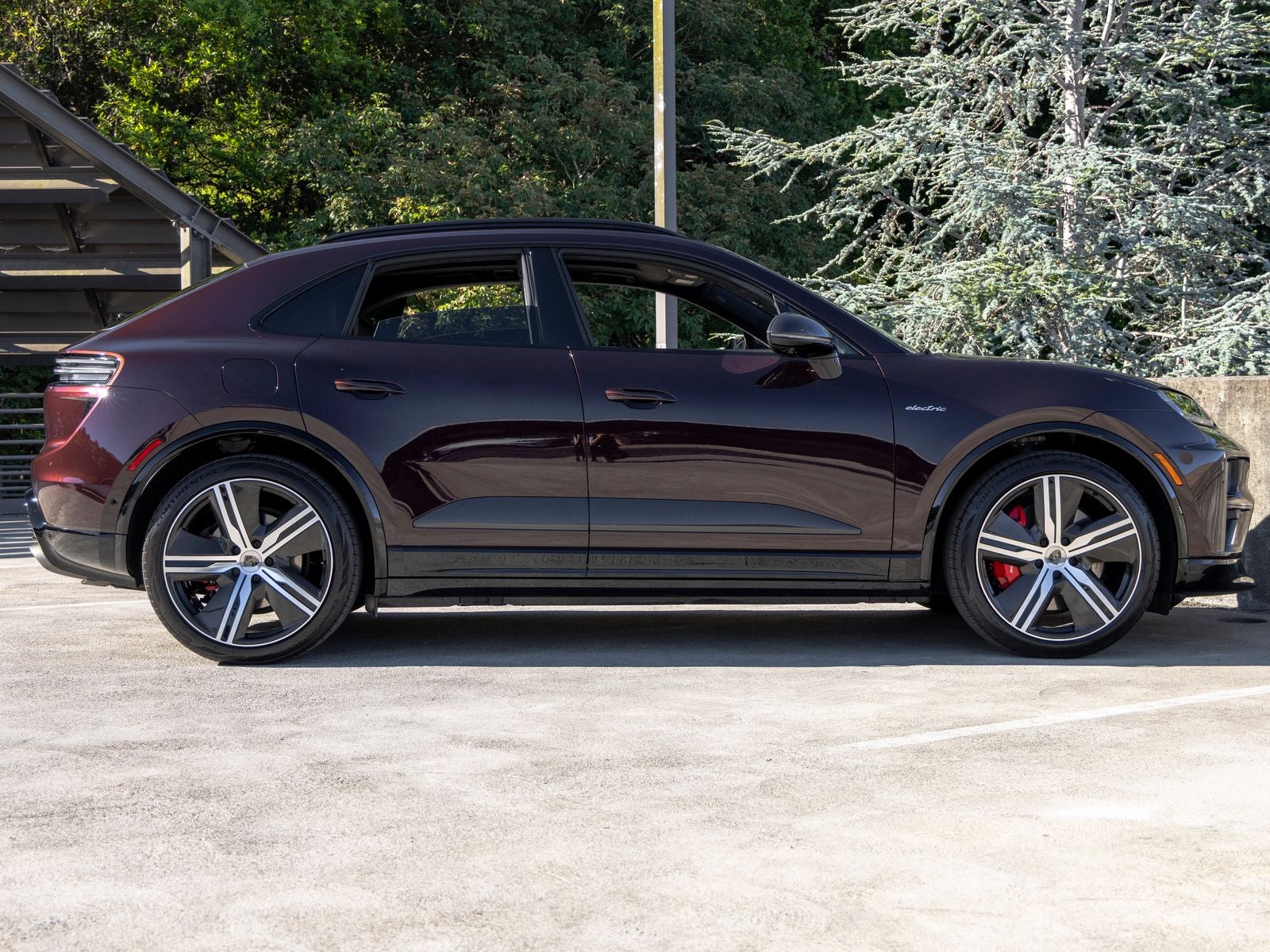 2024 Porsche Macan Turbo Electric