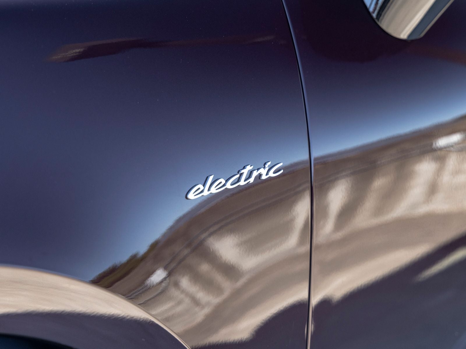 2024 Porsche Macan Turbo Electric