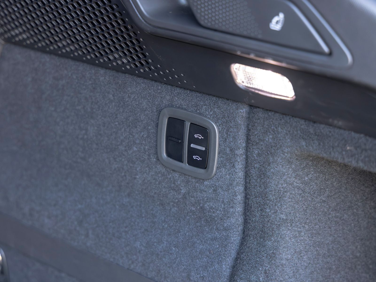 2024 Porsche Macan Turbo Electric