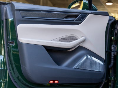 2024 Porsche Macan Macan Turbo Electric