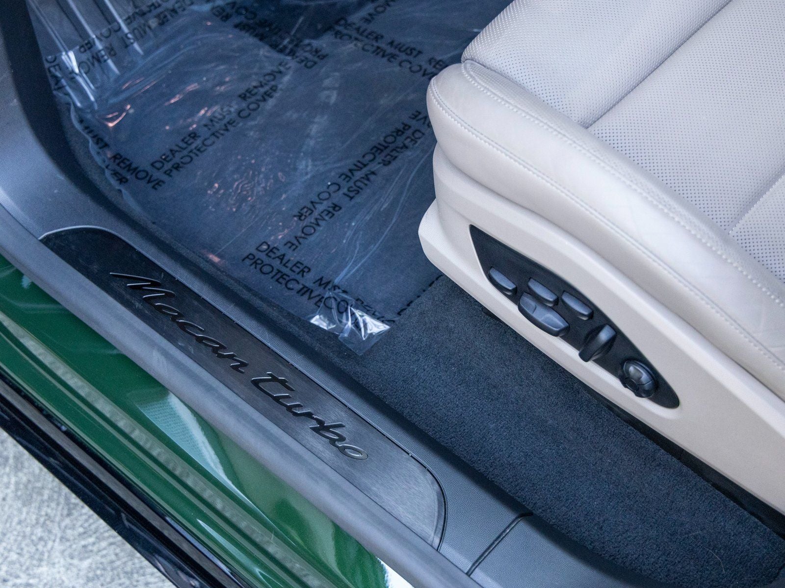 2024 Porsche Macan Macan Turbo Electric