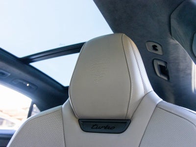 2024 Porsche Macan Macan Turbo Electric