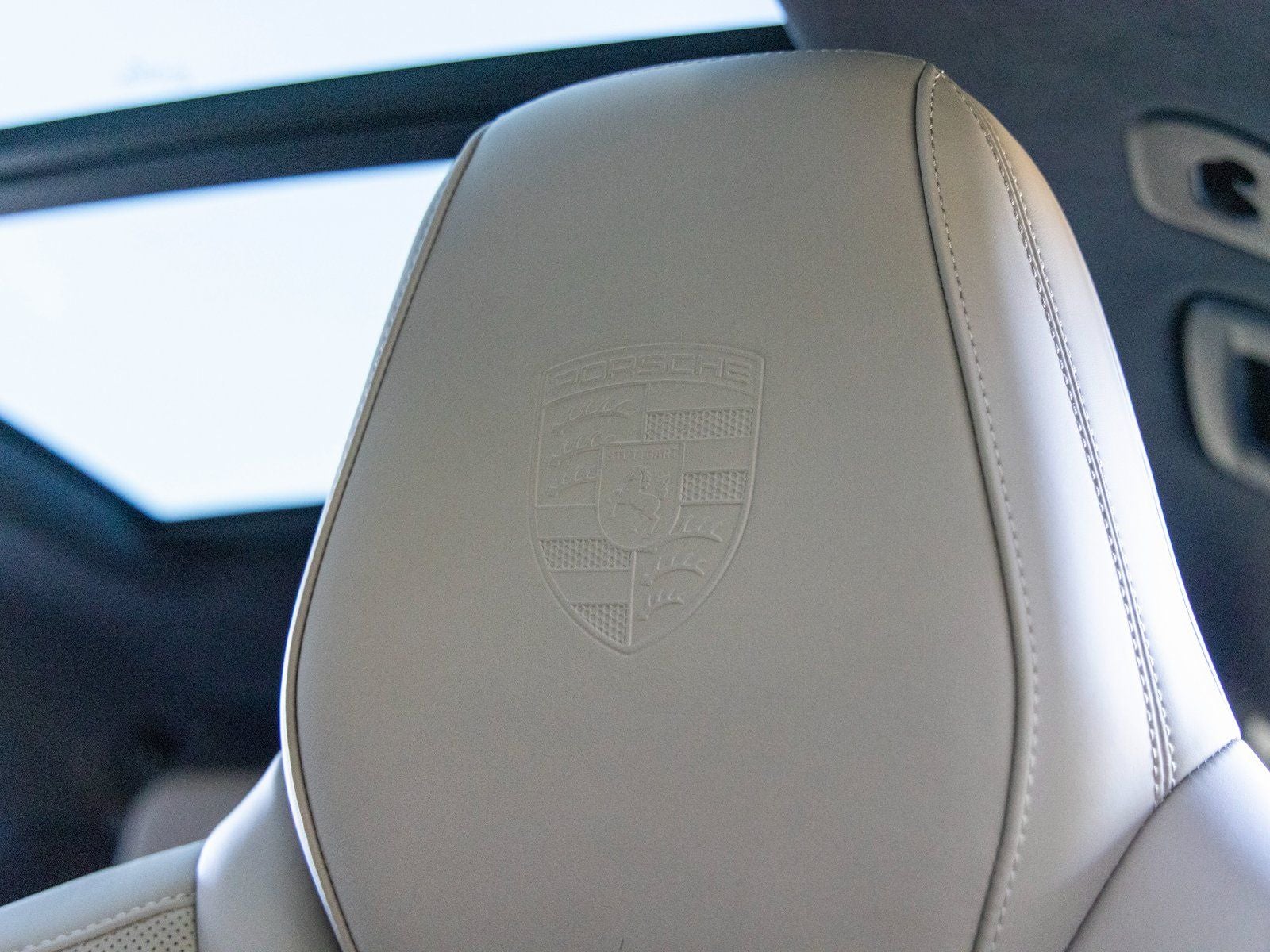 2024 Porsche Macan Macan Turbo Electric