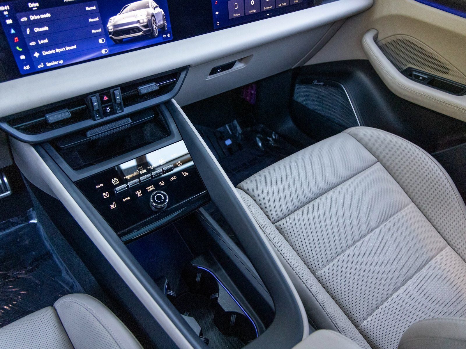 2024 Porsche Macan Macan Turbo Electric