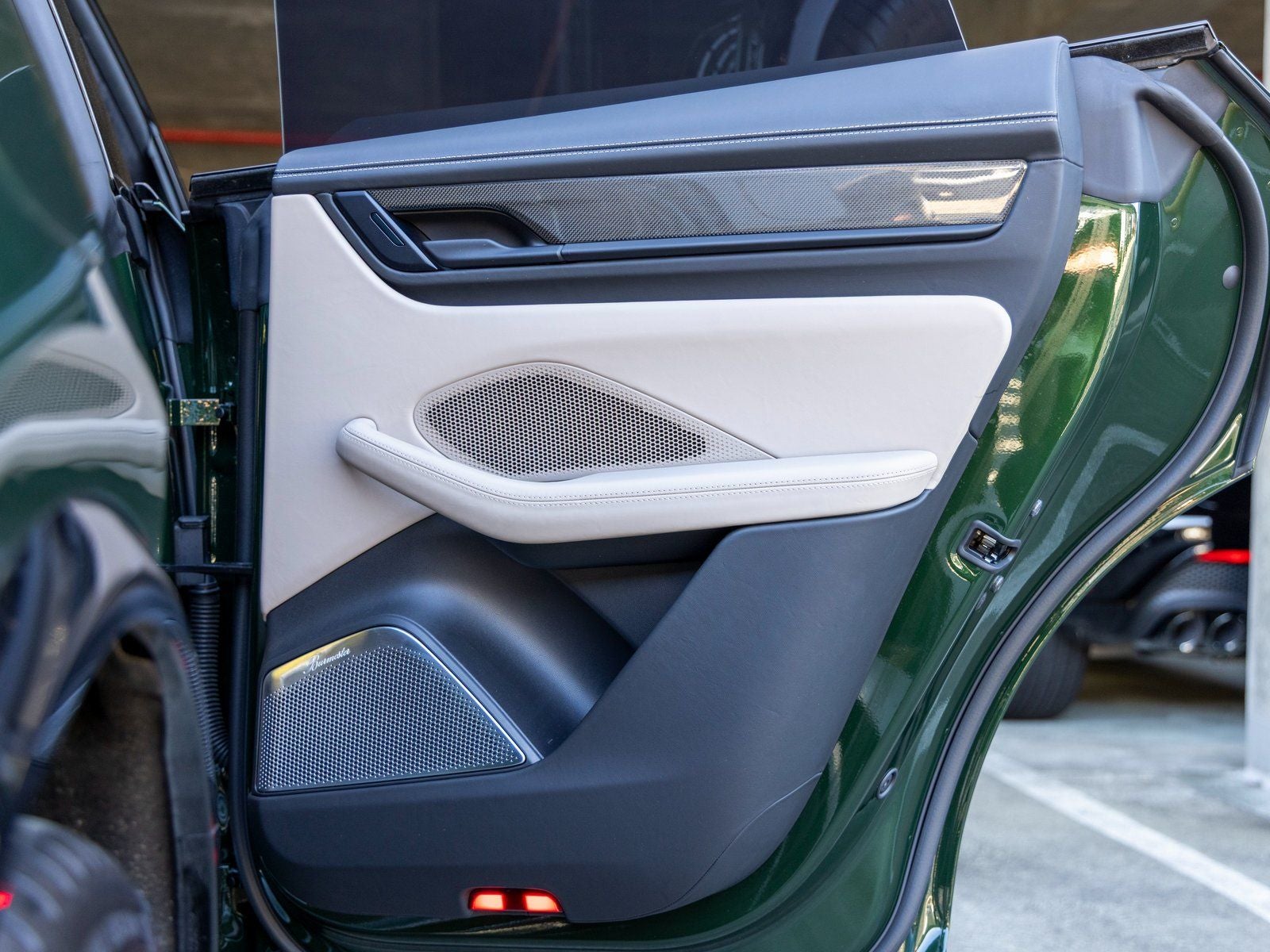 2024 Porsche Macan Macan Turbo Electric