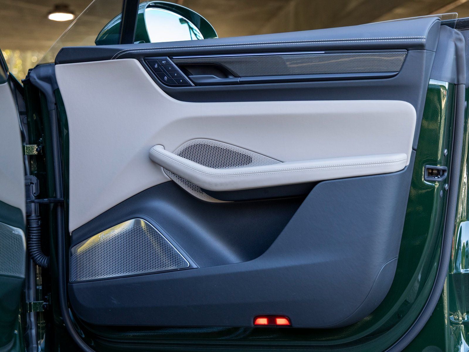 2024 Porsche Macan Macan Turbo Electric