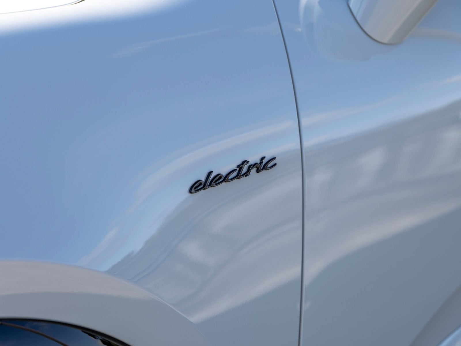 2025 Porsche Macan Turbo Electric