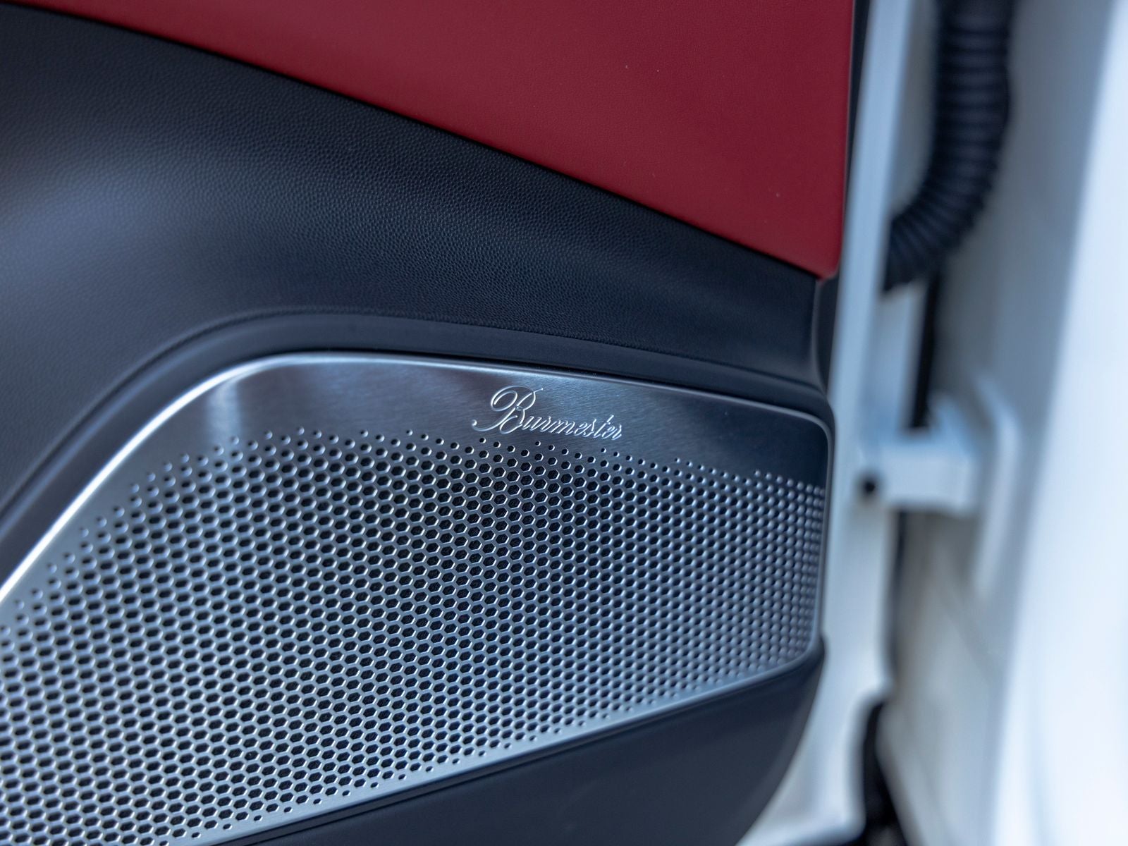 2025 Porsche Macan Turbo Electric