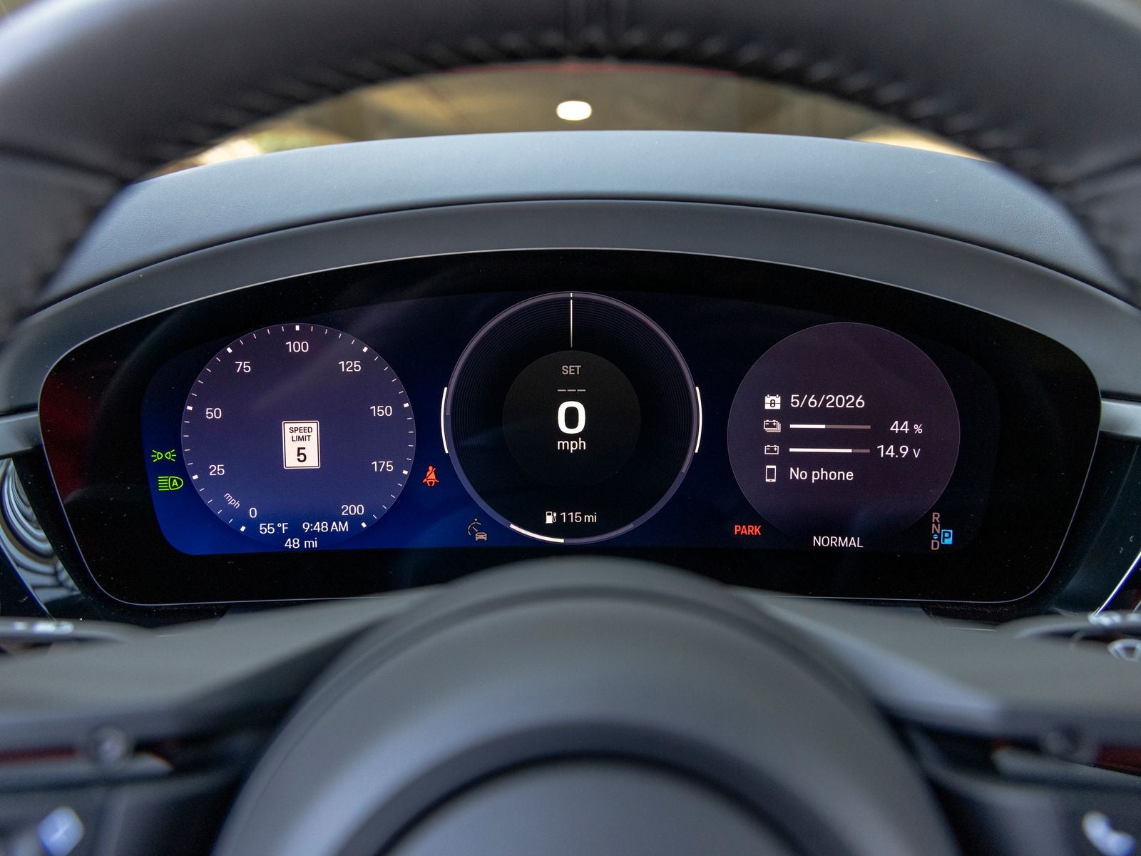 2025 Porsche Macan Turbo Electric - Photo 35