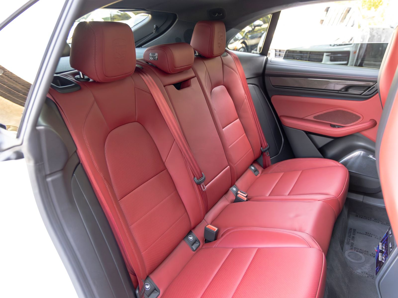 2025 Porsche Macan Turbo Electric