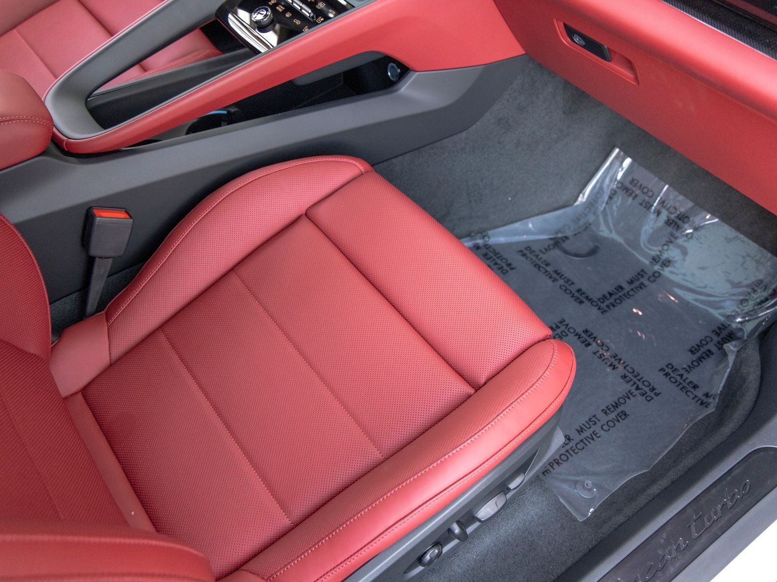 2025 Porsche Macan Turbo Electric