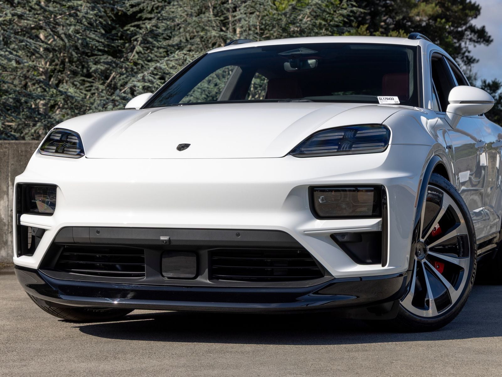 2025 Porsche Macan Turbo Electric - Photo 7