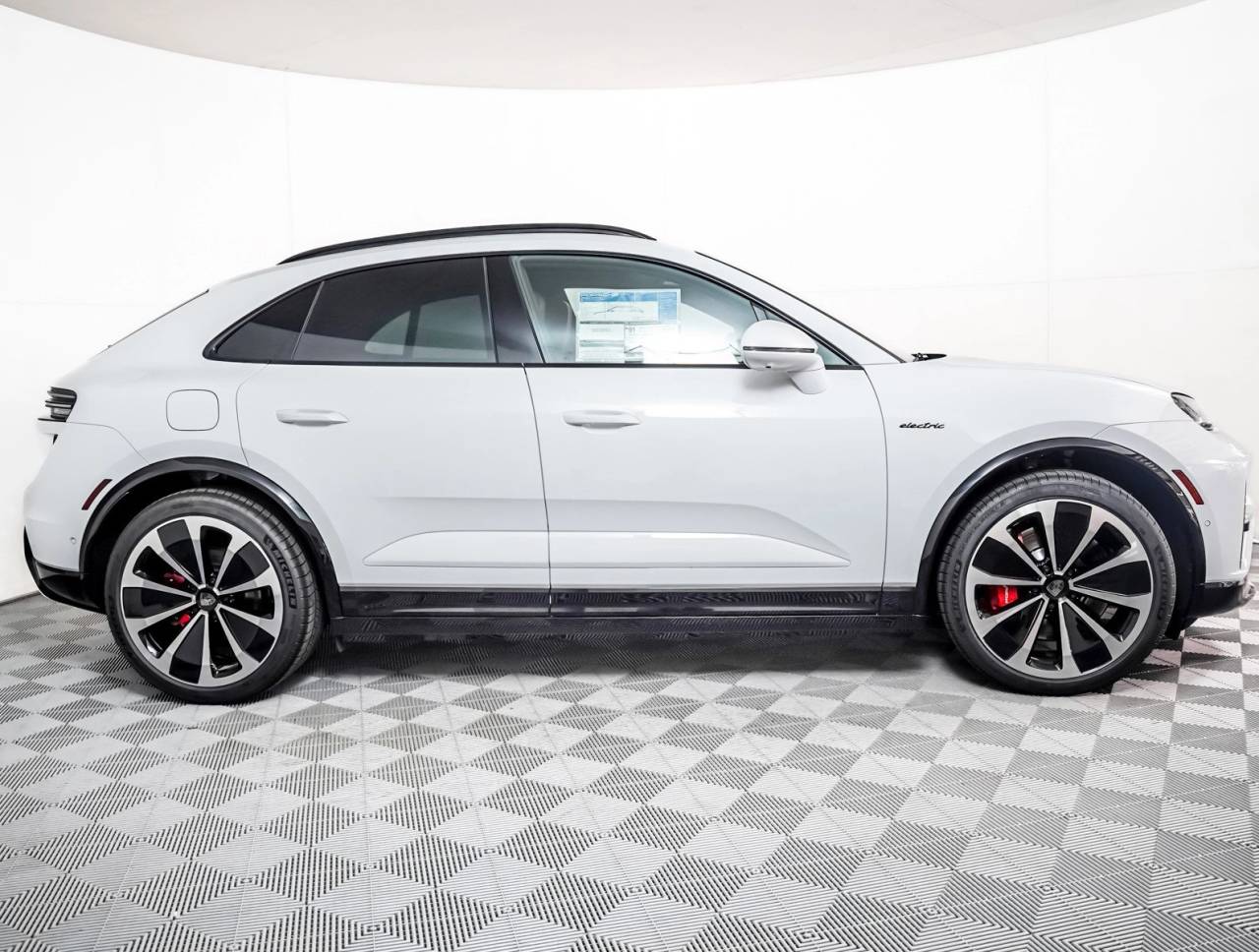 2025 Porsche Macan Turbo Electric
