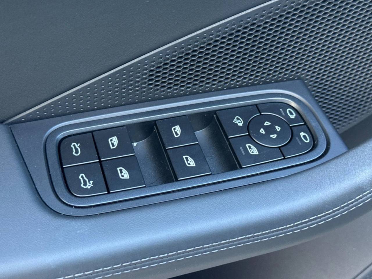 2026 Porsche Macan Turbo Electric