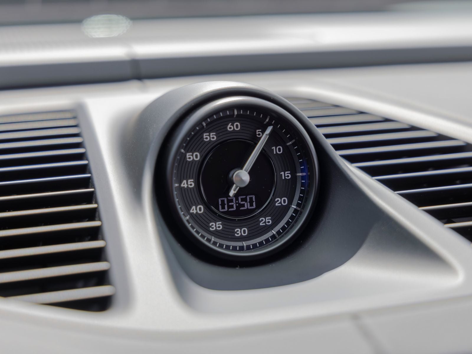2025 Porsche Macan Turbo Electric