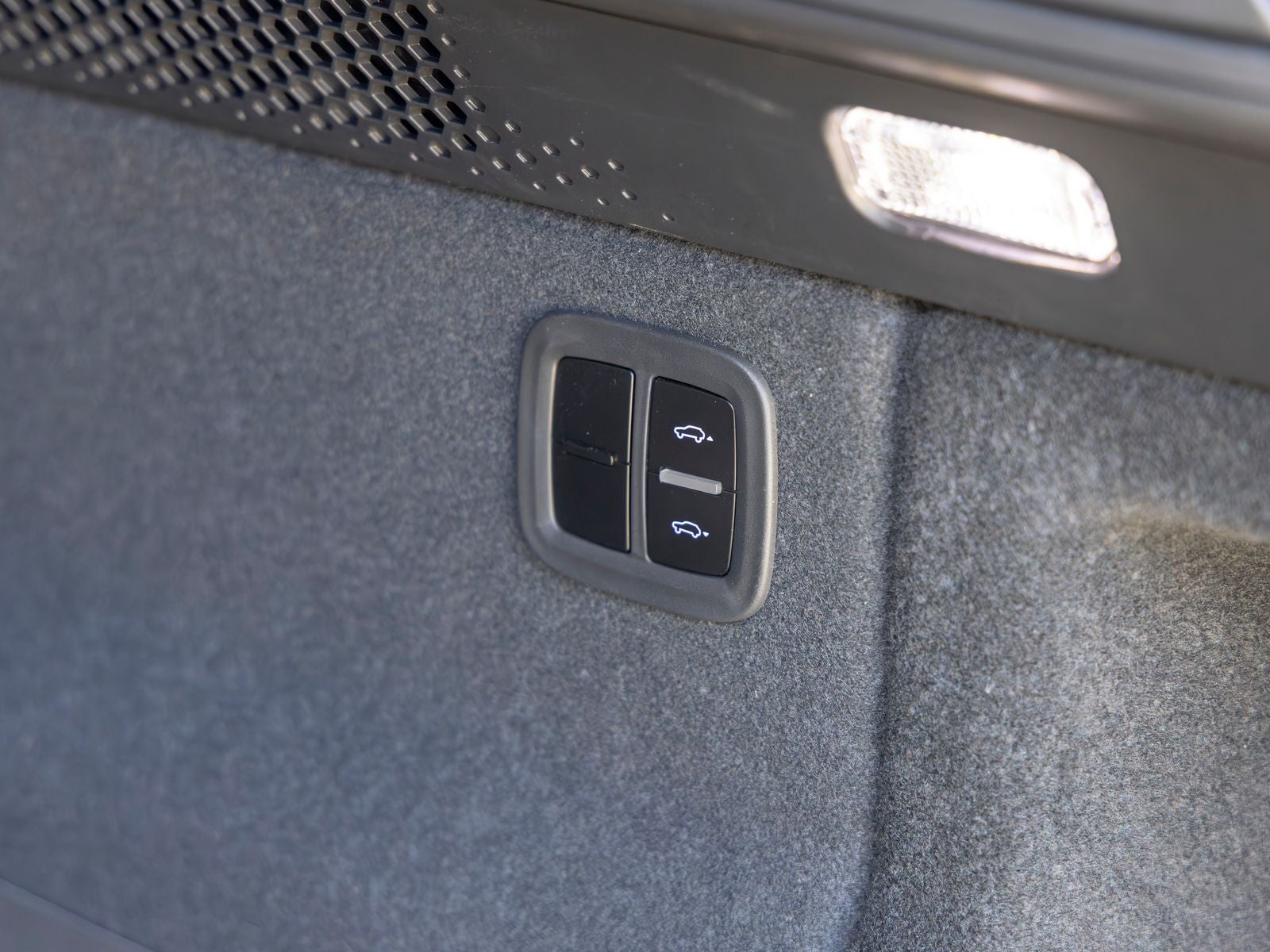 2025 Porsche Macan Turbo Electric