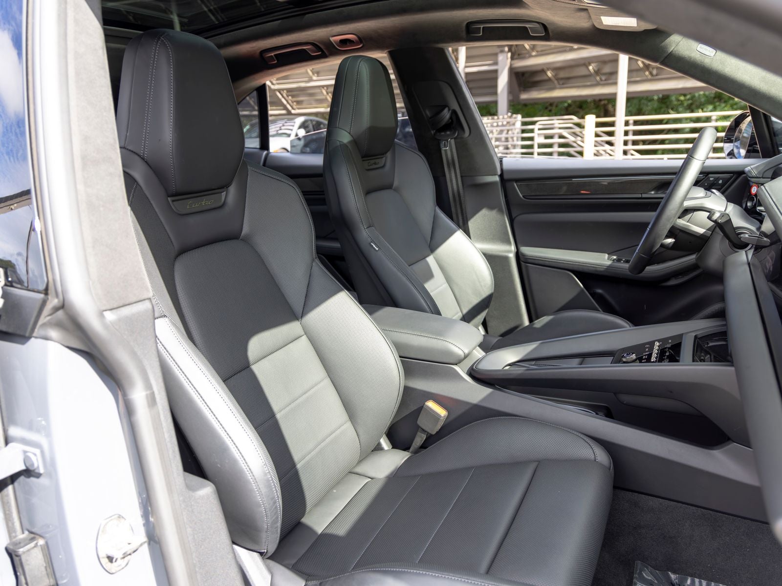 2025 Porsche Macan Turbo Electric