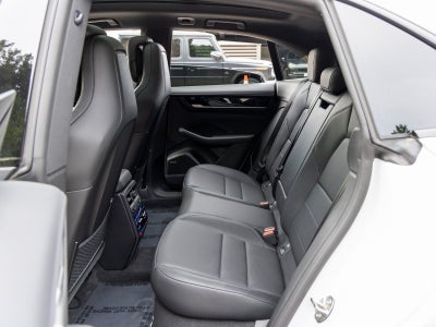 2025 Porsche Macan Macan Electric