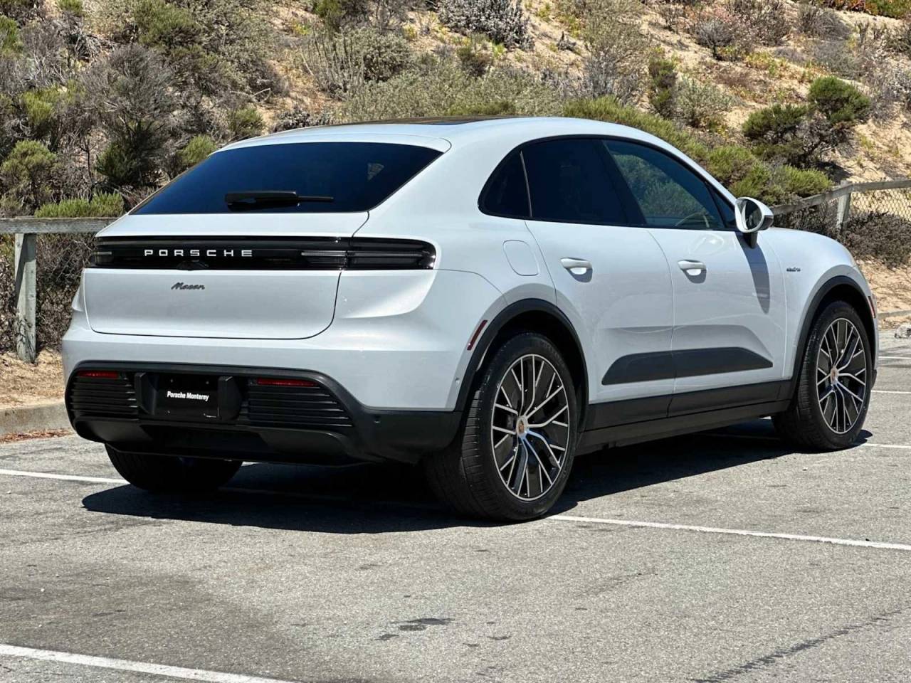 2025 Porsche Macan Macan Electric