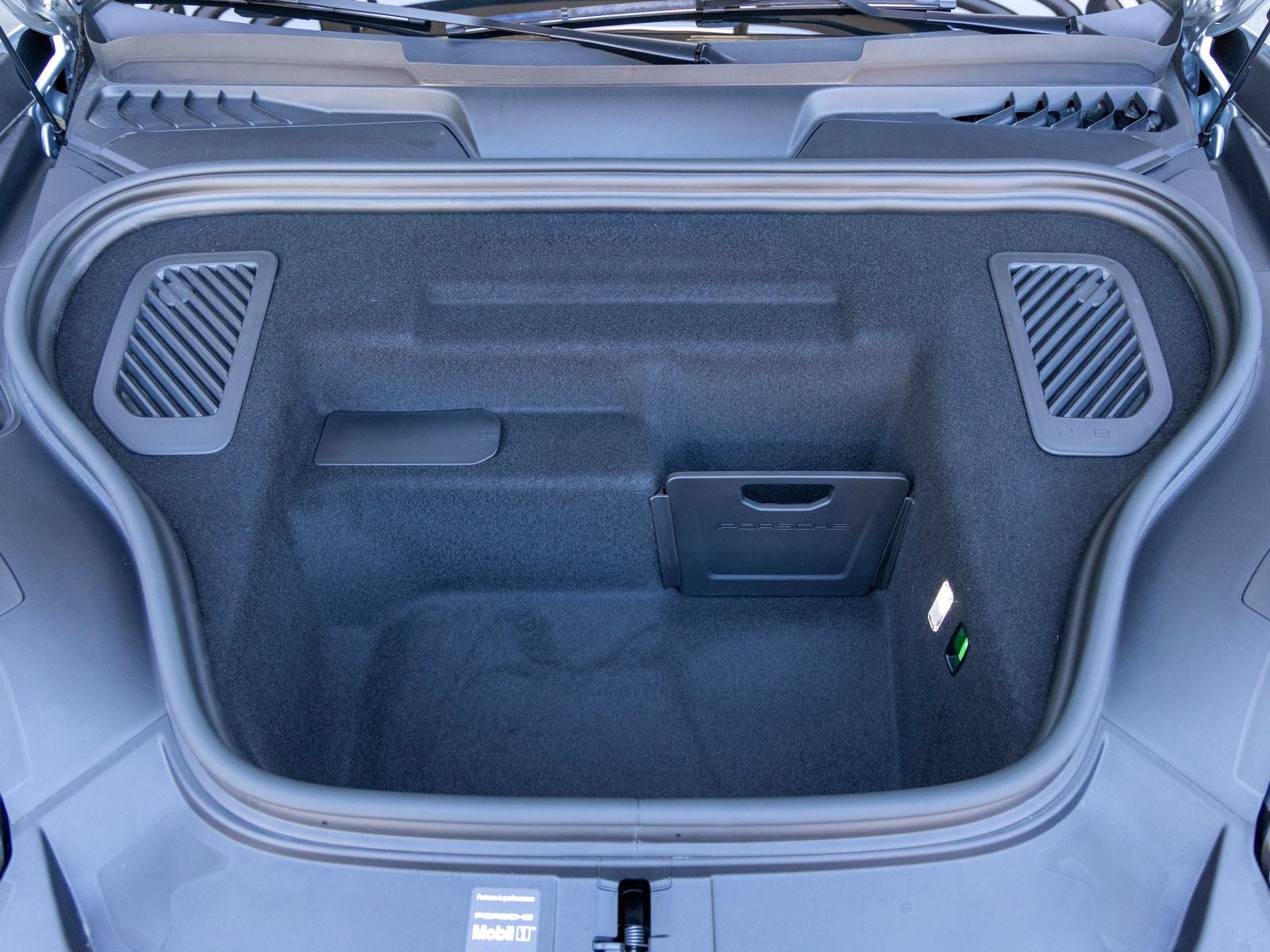 2025 Porsche Macan Macan Electric