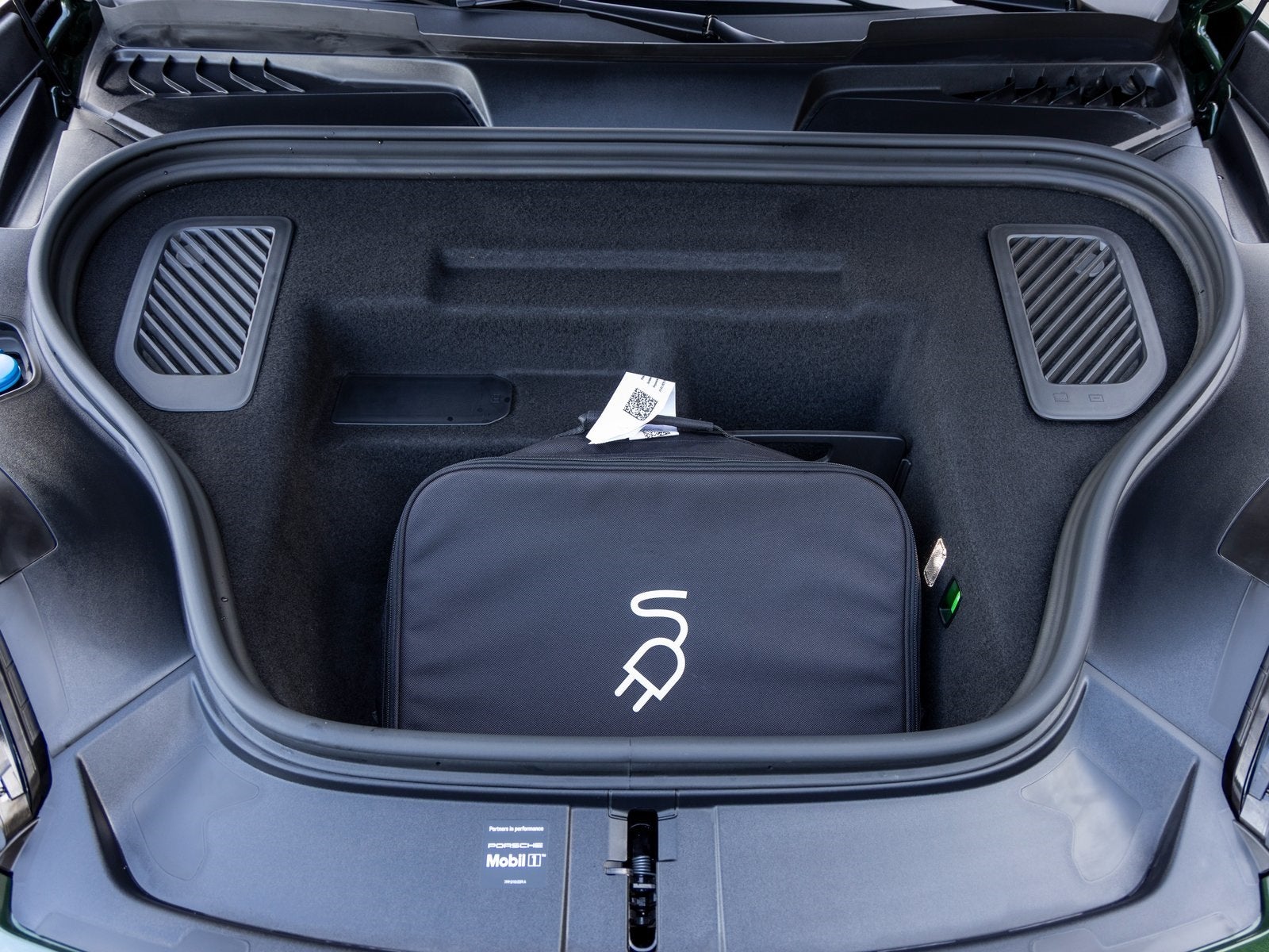 2025 Porsche Macan Macan Electric