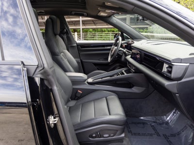 2025 Porsche Macan Macan Electric