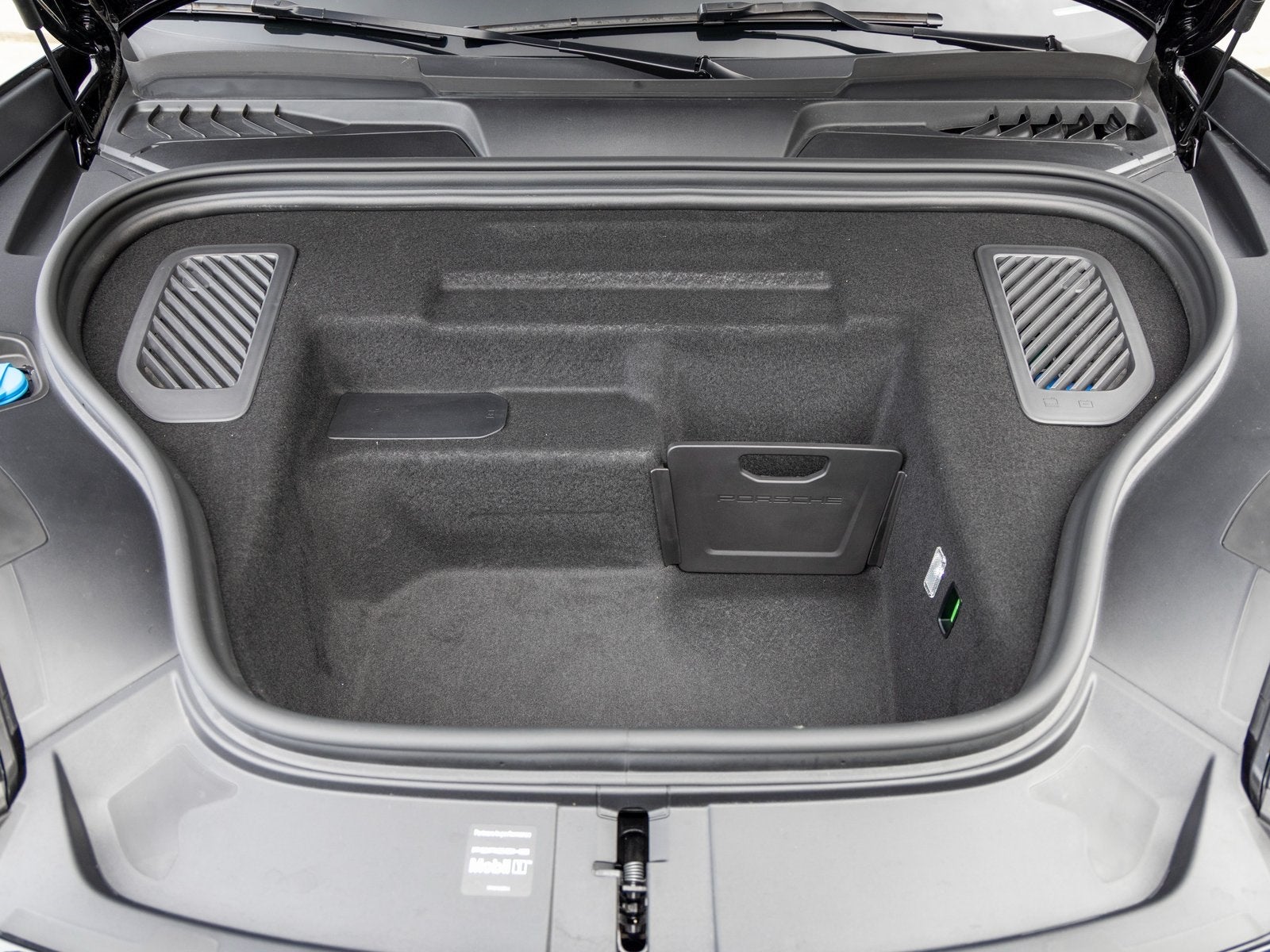 2025 Porsche Macan Macan Electric