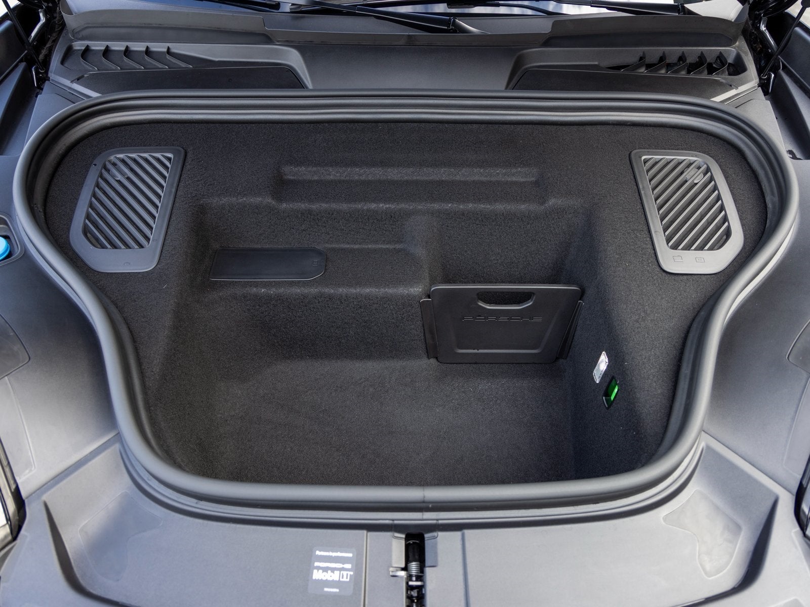 2025 Porsche Macan Macan Electric