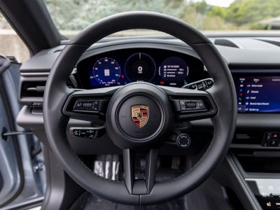 2025 Porsche Macan Macan Electric