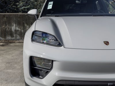2026 Porsche Macan Macan Electric