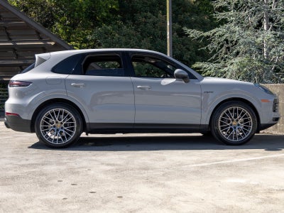 2023 Porsche Cayenne Cayenne E-Hybrid Platinum Edition (MY23)