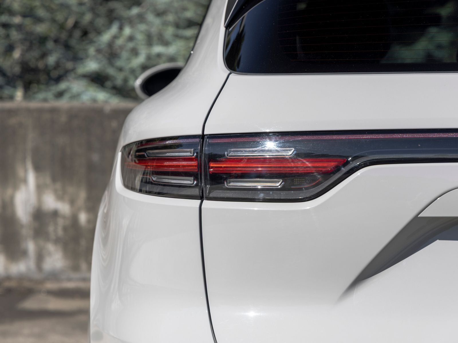 2023 Porsche Cayenne Cayenne E-Hybrid Platinum Edition (MY23)