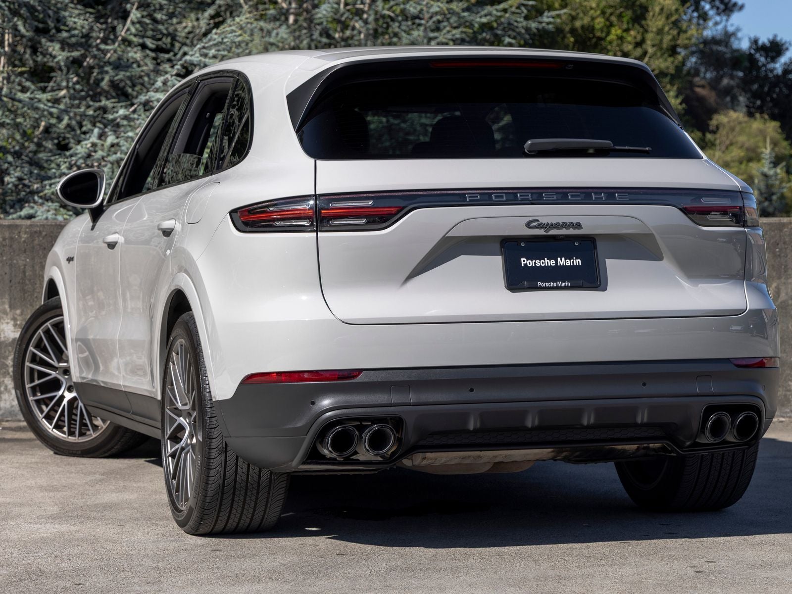 2023 Porsche Cayenne Cayenne E-Hybrid Platinum Edition (MY23)