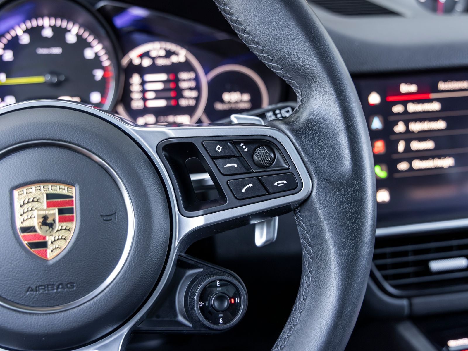 2023 Porsche Cayenne Cayenne E-Hybrid Platinum Edition (MY23)