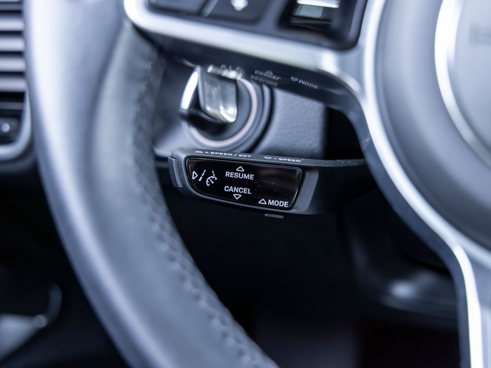 2023 Porsche Cayenne Cayenne E-Hybrid Platinum Edition (MY23)