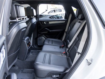 2023 Porsche Cayenne Cayenne E-Hybrid Platinum Edition (MY23)
