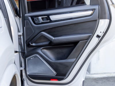 2023 Porsche Cayenne Cayenne E-Hybrid Platinum Edition (MY23)