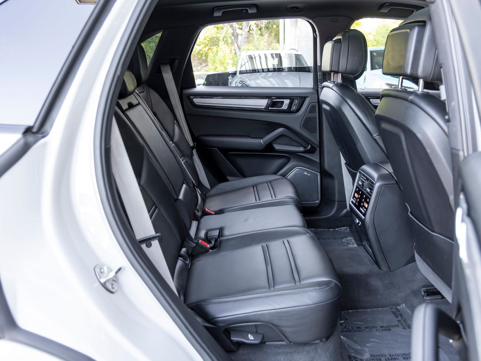 2023 Porsche Cayenne Cayenne E-Hybrid Platinum Edition (MY23)