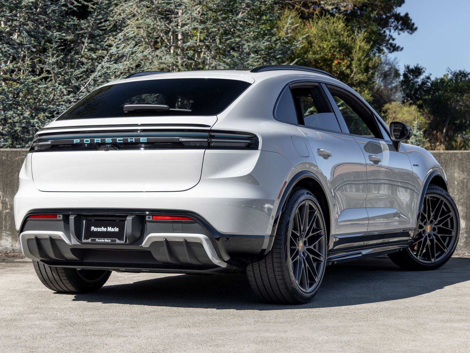 2026 Porsche Macan Macan GTS Electric
