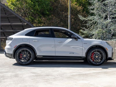 2026 Porsche Macan Macan GTS Electric