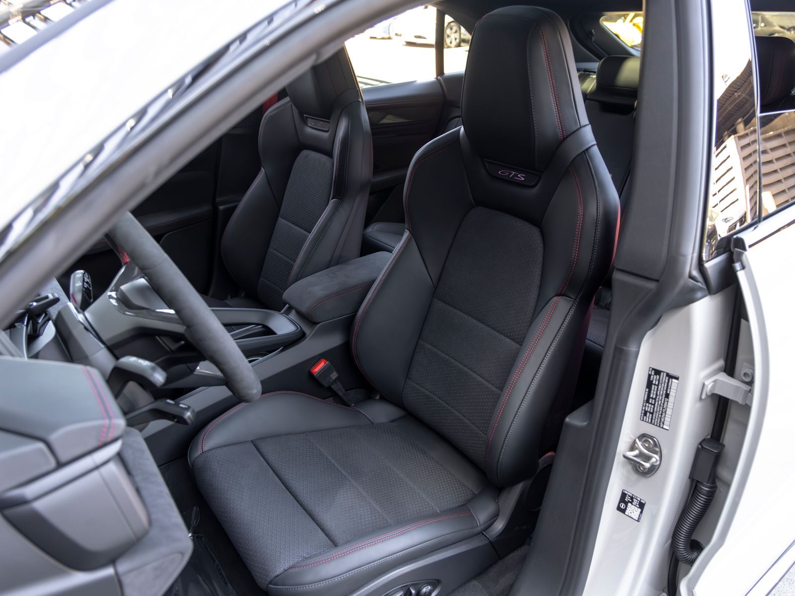 2026 Porsche Macan Macan GTS Electric