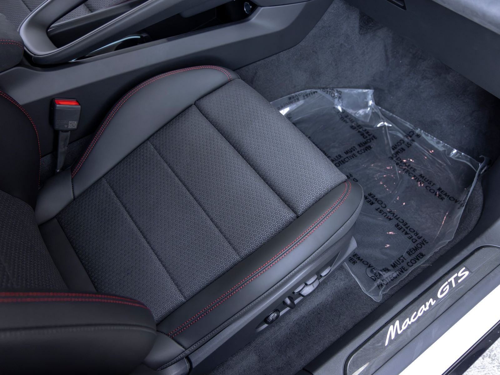 2026 Porsche Macan Macan GTS Electric