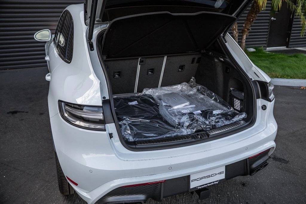 2026 Porsche Macan Macan GTS