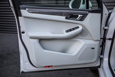 2026 Porsche Macan Macan GTS