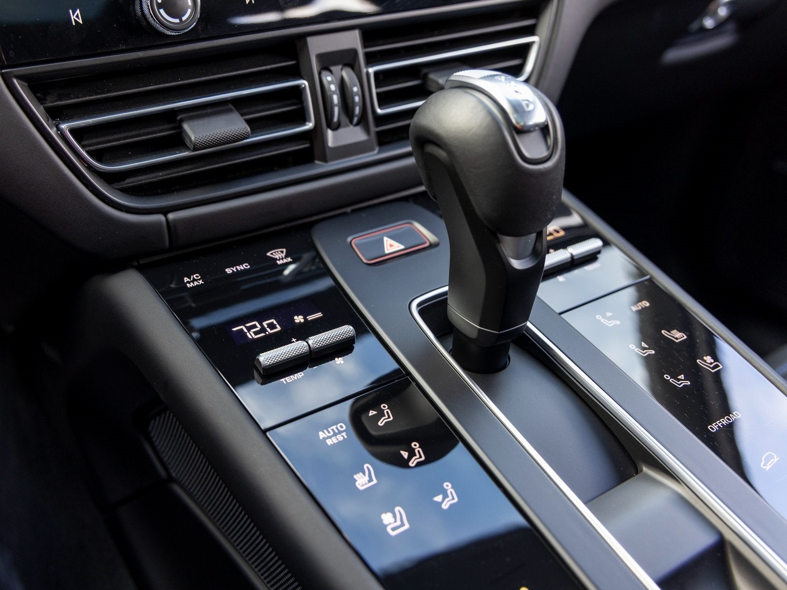 2024 Porsche Macan Macan GTS (MY24)