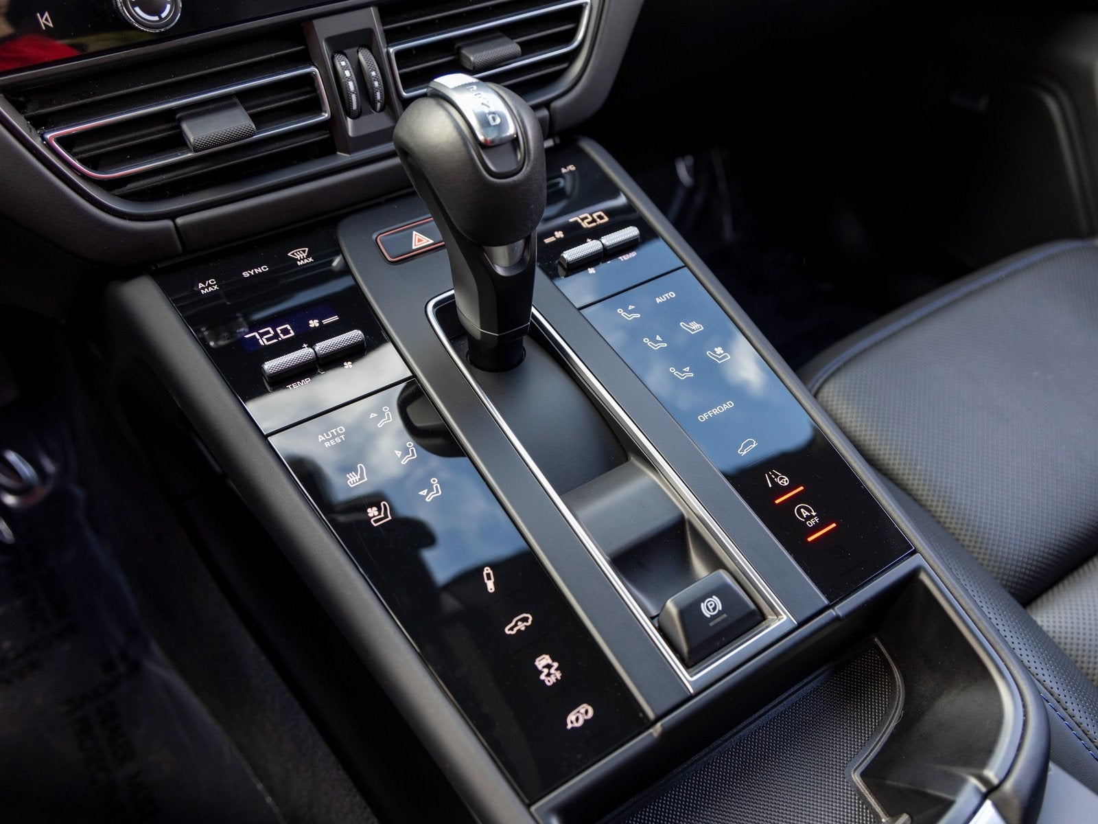 2024 Porsche Macan Macan GTS (MY24)