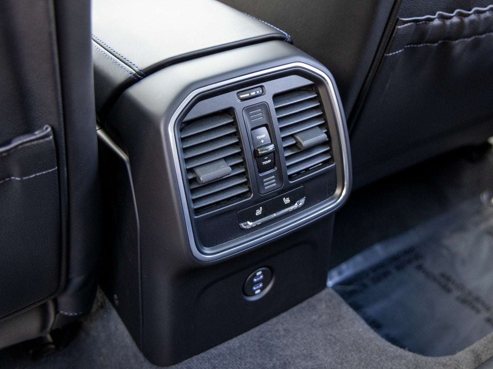 2024 Porsche Macan Macan GTS (MY24)